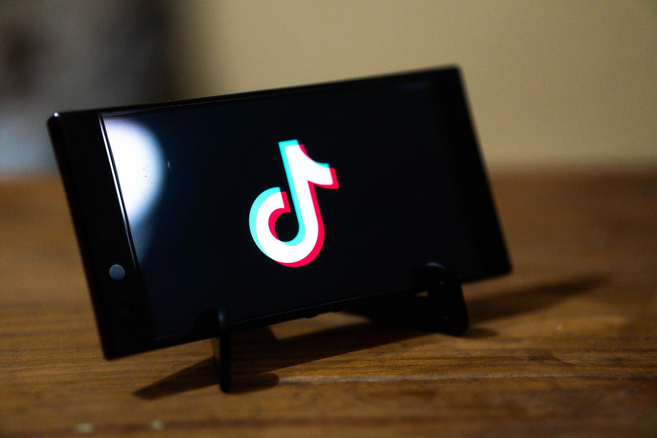 de ce nu se deschide tik tok