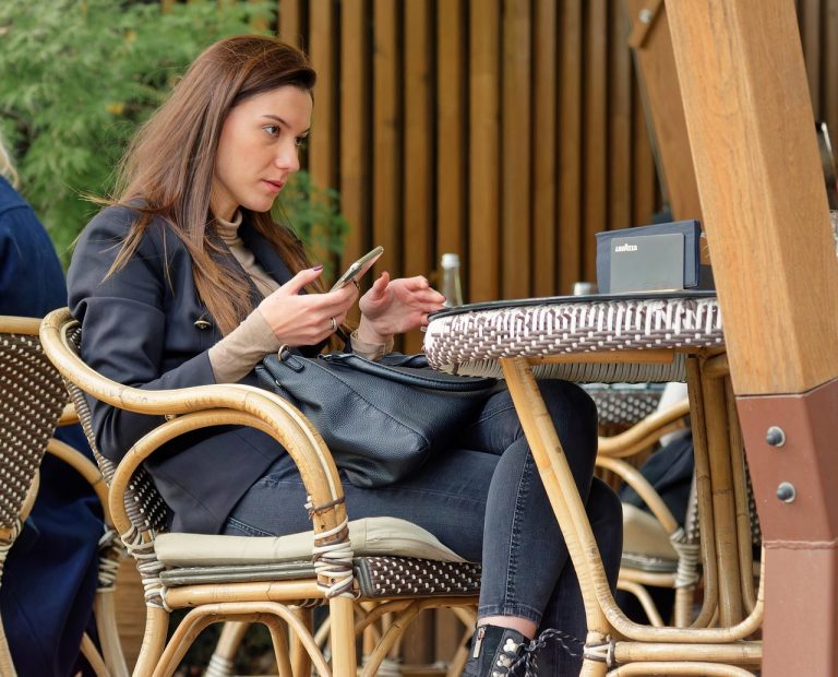 afla din ce tara este numarul de telefon