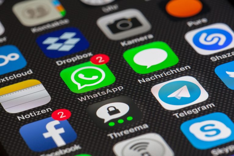 daca esti blocat pe whatsapp mai poti suna