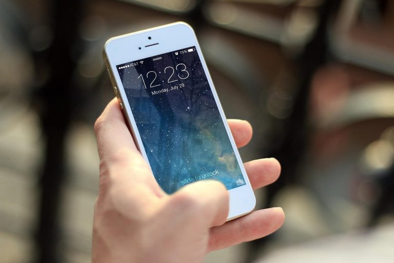 mi sa innegrit ecranul la telefon samsung