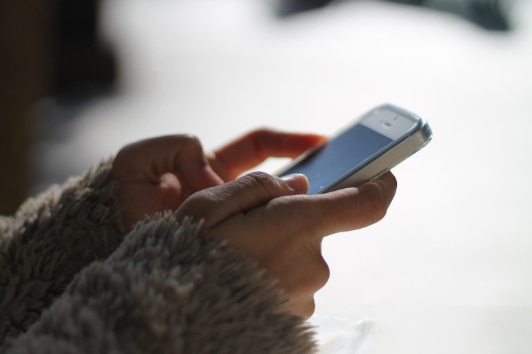 unde se salveaza backup whatsapp